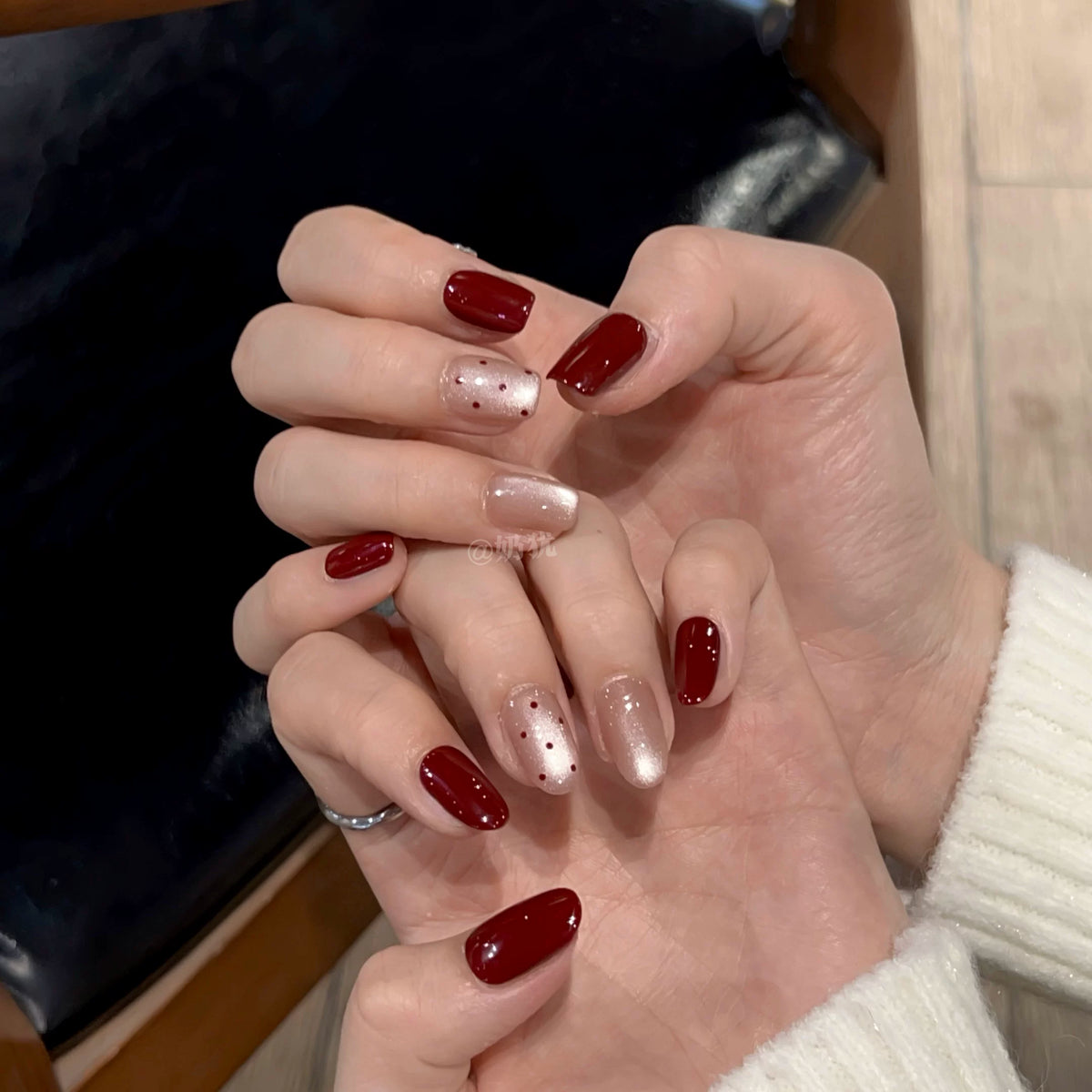 【Wine Red Polka Dots】High-Quality Handmade Wearable Nails, Wine Red Polka Dot Glass Bead Nail Art Finished Nail Patches